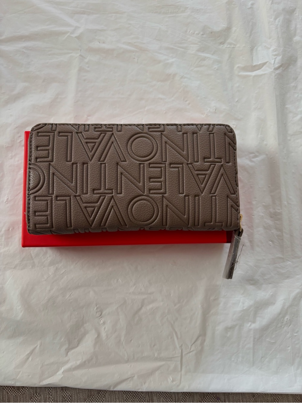 NWT Valentino Blackish Brown Portafoglo Pansy Leather Embossed Logo Zip Wallet - Picture 2 of 13